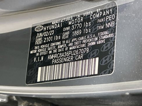 Used 2023 Hyundai Venue Limited FWD image 29