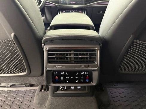 Used 2019 Audi Q8 Premium Plus w/ Premium Plus AWD/4WD image 25