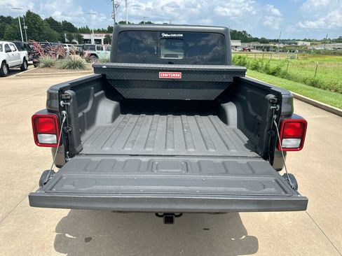 Used 2020 Jeep Gladiator Sport w/ Quick Order Package 24S AWD/4WD image 23