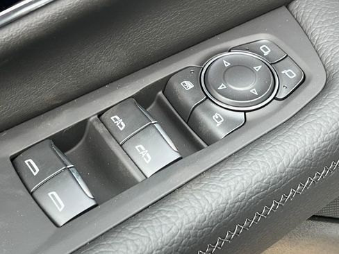 New 2026 GMC Yukon XL Denali w/ Denali Reserve Package image 18