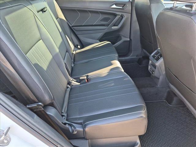 Used 2024 Volkswagen Tiguan SE R-Line AWD/4WD image 20