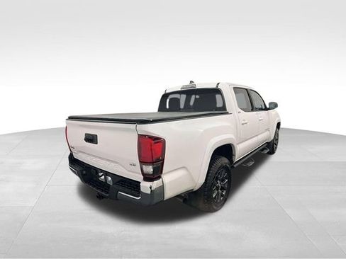 Used 2022 Toyota Tacoma SR5 AWD/4WD image 6