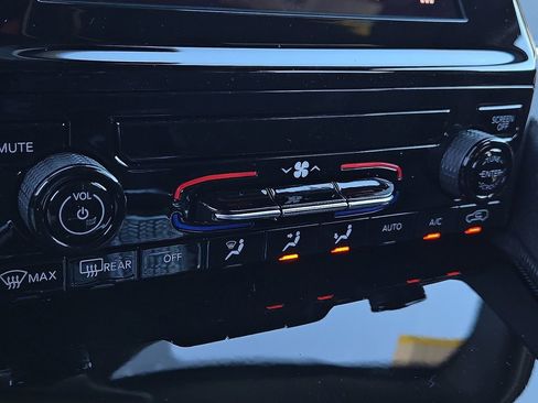 New 2025 Jeep Grand Cherokee 4WD image 15