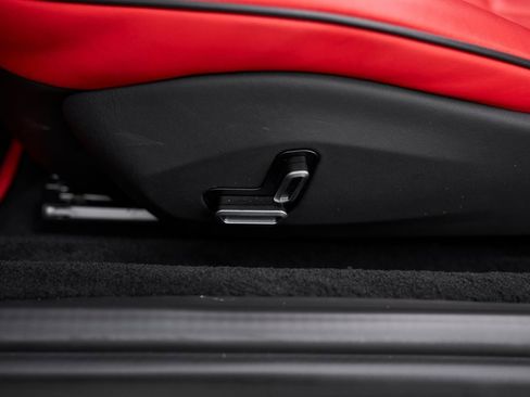 Used 2024 Ferrari Roma Spider image 37