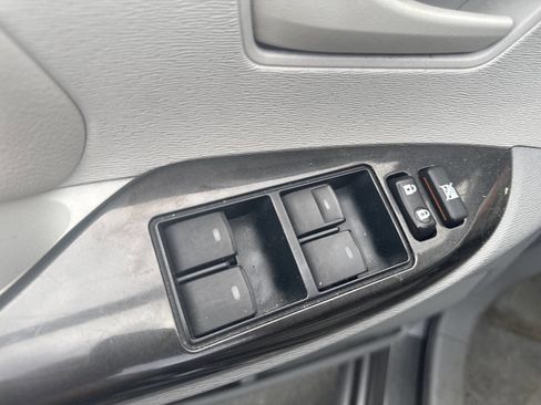 Used 2013 Toyota Sienna LE FWD image 12