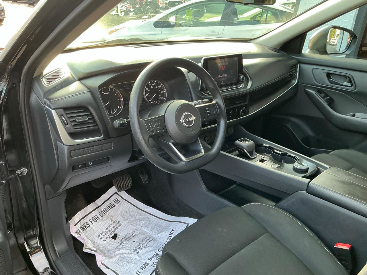 Used 2024 Nissan Rogue S AWD/4WD image 9