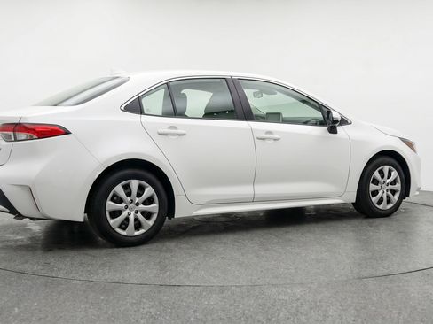 Used 2025 Toyota Corolla LE FWD image 9