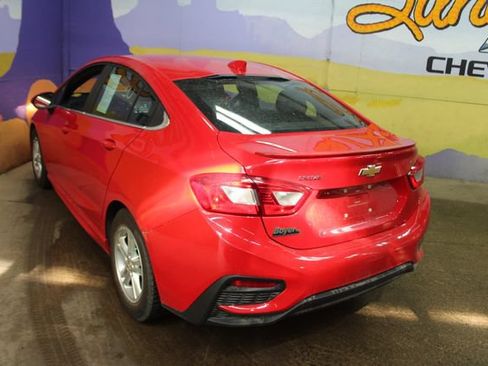 Used 2018 Chevrolet Cruze LT w/ LT Convenience Package FWD image 5