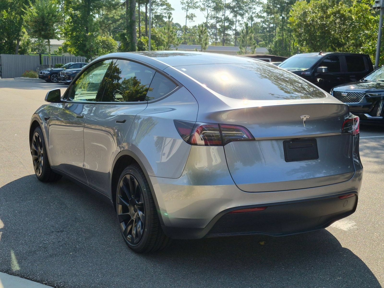 Used 2025 Tesla Model Y Long Range RWD image 5