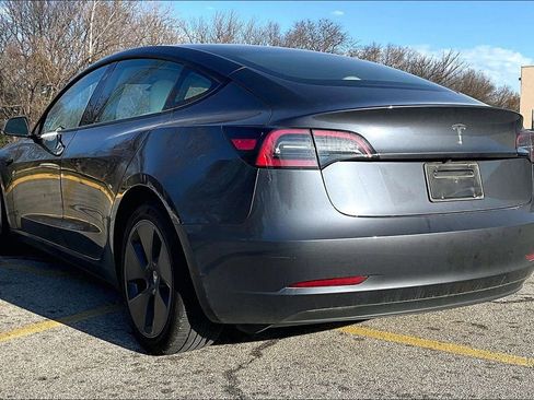 Used 2023 Tesla Model 3 Standard Range image 4