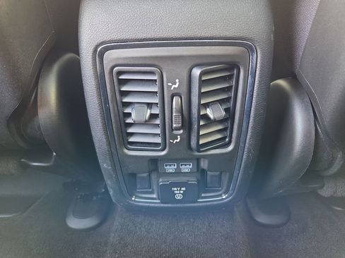 Used 2022 Jeep Grand Cherokee Limited AWD/4WD image 17