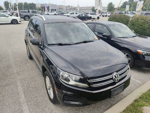 Used 2017 Volkswagen Tiguan Wolfsburg Edition FWD image 18