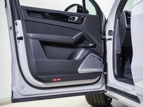 Certified 2023 Porsche Cayenne GTS image 25