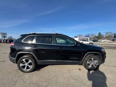 Used 2019 Jeep Cherokee Limited image 8
