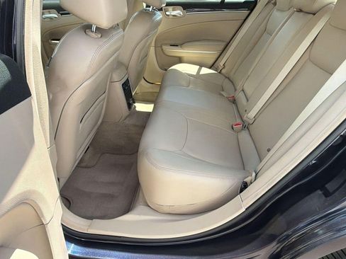 Used 2012 Chrysler 300 Limited RWD image 14