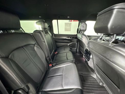 Used 2024 Jeep Wagoneer L Series II image 44