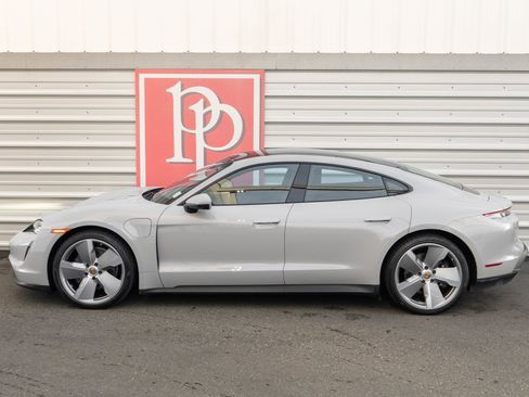 Used 2023 Porsche Taycan w/ Premium Package image 33