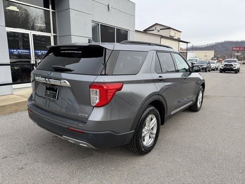 Used 2021 Ford Explorer XLT w/ Equipment Group 202A image 3