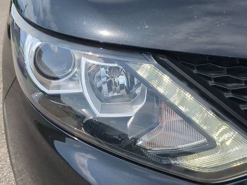 Used 2019 Nissan Rogue Sport SV FWD image 9