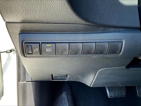 Used 2021 Toyota Corolla LE FWD image 35