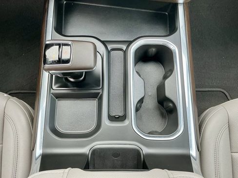 Used 2025 GMC Sierra 1500 SLT w/ SLT Premium Plus Package image 39