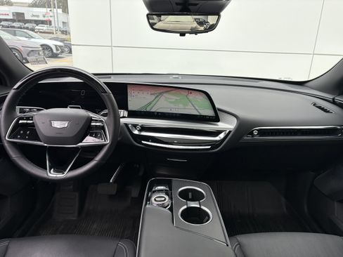 Used 2024 Cadillac Lyriq Luxury w/ LPO, Floor Liner Package AWD/4WD image 19