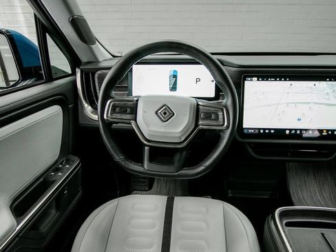Used 2025 Rivian R1S Adventure Dual AWD/4WD image 15