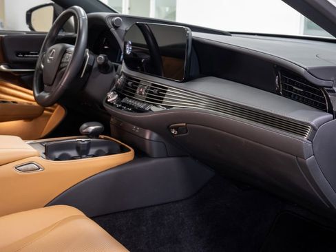 Used 2024 Lexus LS 500 image 40