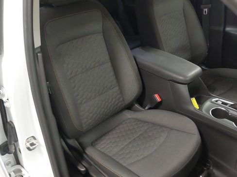 Used 2018 Chevrolet Equinox LT FWD image 27