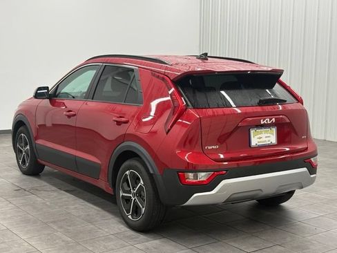 Used 2023 Kia Niro EX FWD image 4