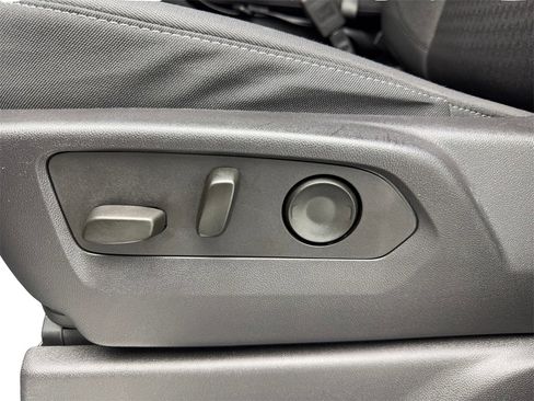 Used 2024 Chevrolet Silverado 1500 LT image 28