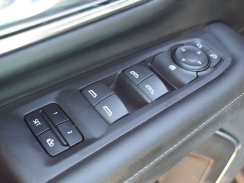 Used 2023 Chevrolet Suburban LT AWD/4WD image 19