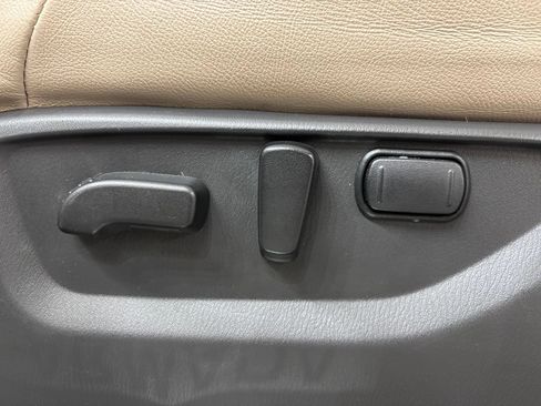 Used 2023 Nissan Armada SL w/ Captain's Chairs Package AWD/4WD image 16