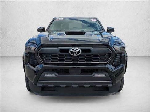Certified 2025 Toyota Tacoma TRD Sport AWD/4WD image 2