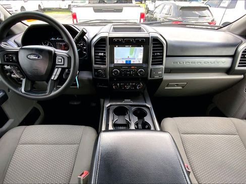 Used 2018 Ford F250 XLT w/ XLT Premium Package image 13