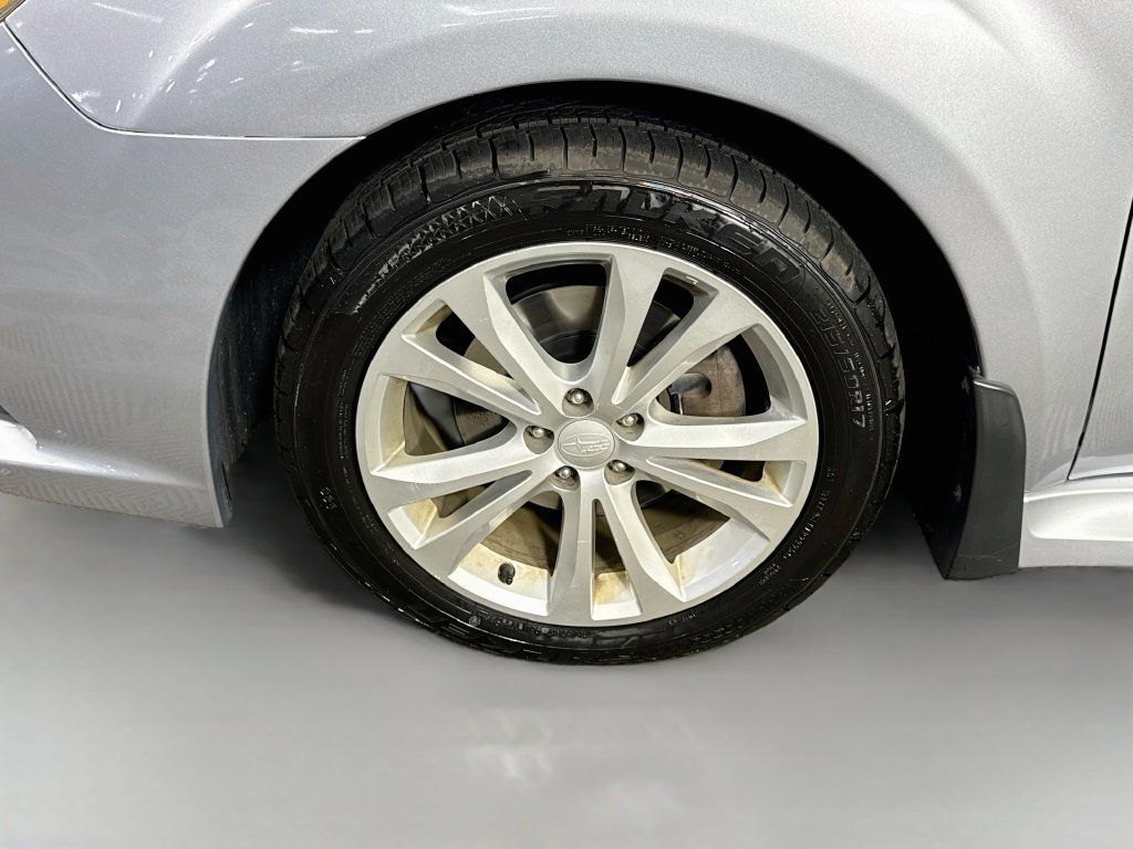 Used 2013 Subaru Legacy 2.5i Premium w/ All-Weather Pkg AWD/4WD image 4