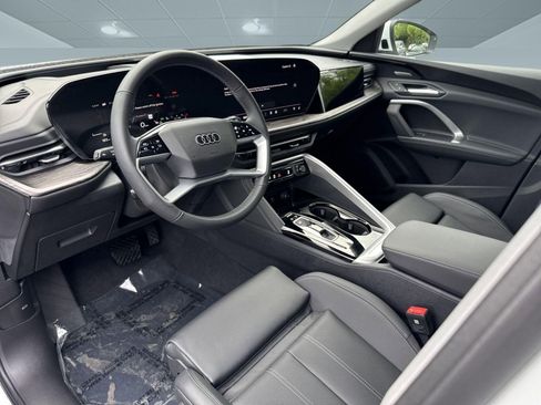 Used 2025 Audi Q5 Premium Plus AWD/4WD image 4