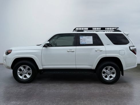 Used 2023 Toyota 4Runner SR5 AWD/4WD image 6