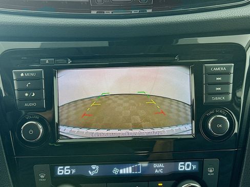 Used 2022 Nissan Rogue Sport SV image 21