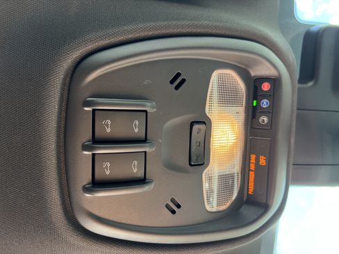 Used 2025 Buick Envista Sport Touring w/ Convenience II Package FWD image 34