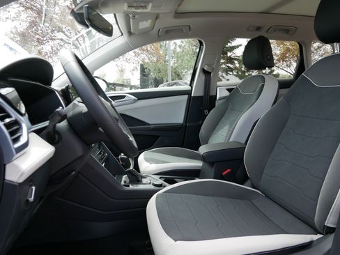 New 2026 Volkswagen Taos SE AWD/4WD image 4
