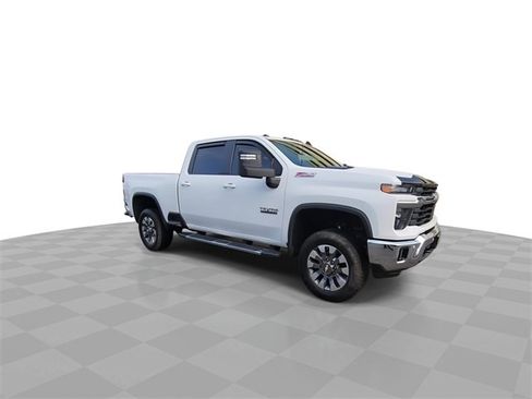 Certified 2025 Chevrolet Silverado 2500 LT w/ Texas Edition image 2