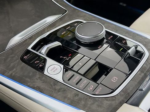 New 2026 BMW X5 xDrive50e image 17