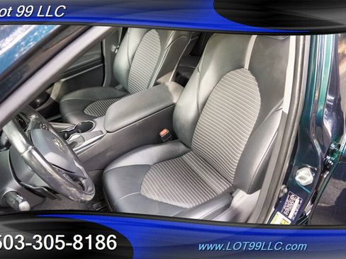 Used 2020 Toyota Camry SE FWD image 11