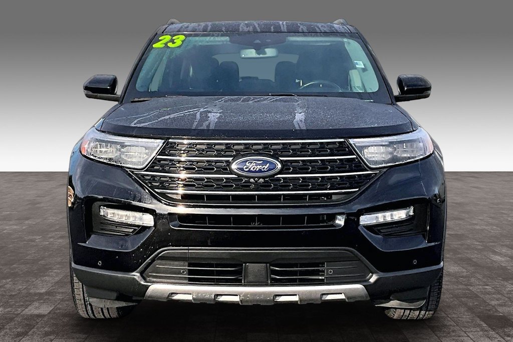 Used 2023 Ford Explorer XLT w/ Equipment Group 202A AWD/4WD image 27