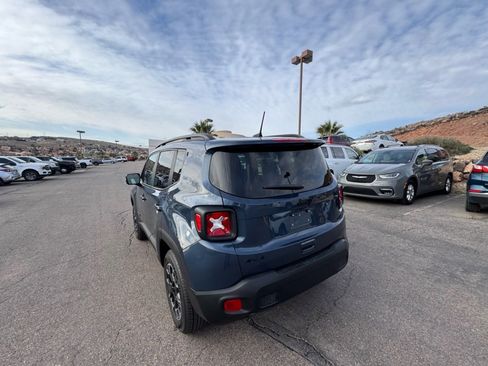 Certified 2023 Jeep Renegade Latitude image 3