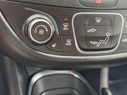 Used 2018 Chevrolet Malibu LT w/ Leather Package FWD image 23