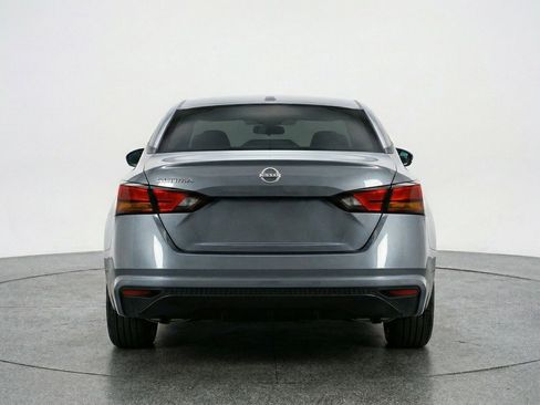 Used 2025 Nissan Altima 2.5 SV image 7