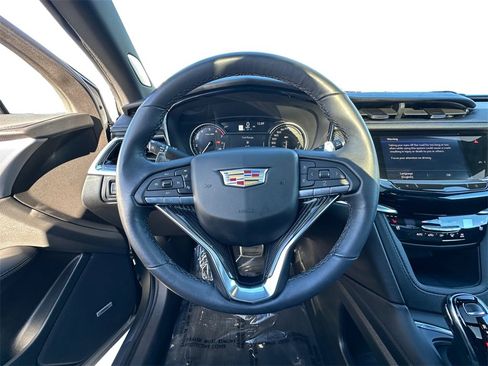 Used 2024 Cadillac XT6 Sport image 12
