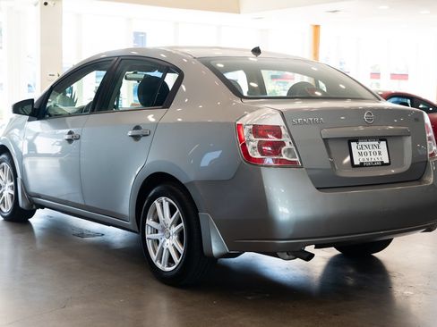 Used 2009 Nissan Sentra 2.0 S FE+ w/ Convenience Plus Pkg FWD image 6